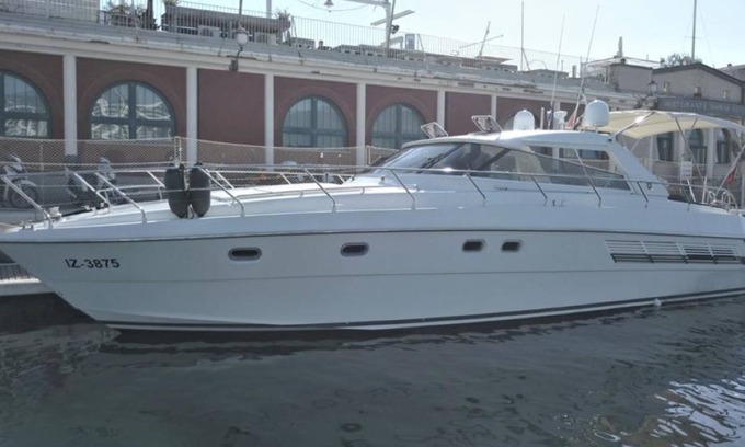 Trieste City Centre Boat Rental | Luxury yacht Raffaelli Mistral Hard Top 50 "Bonita" in the center of Trieste
