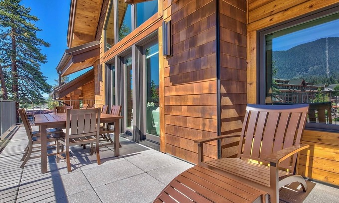 Lakeside Park Condo | Luxury 4br Steps From Heavenly Village & Gondola 4 Bedroom Condo by RedAwning