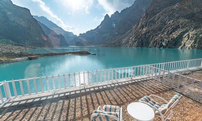 Hunza Hotel | Luxus Hunza Attabad Lake Resort