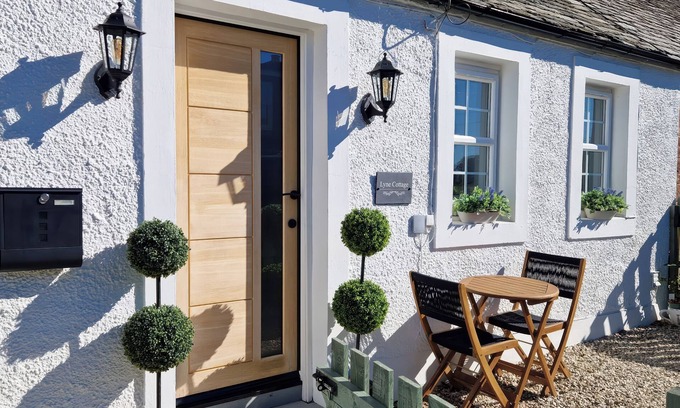 West Linton Cottage | Lyne Cottage, The Retreat