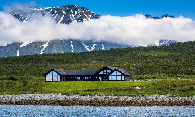 Lyngen Cabin | Lyngen Experience Lodge