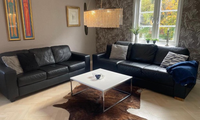 Uddevalla House | Lyxig Villalägenhet i centrala Uddevalla - Spabad