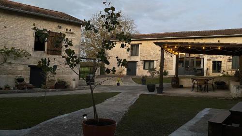 Champagne-et-Fontaine House | Métairie des Gâcheries