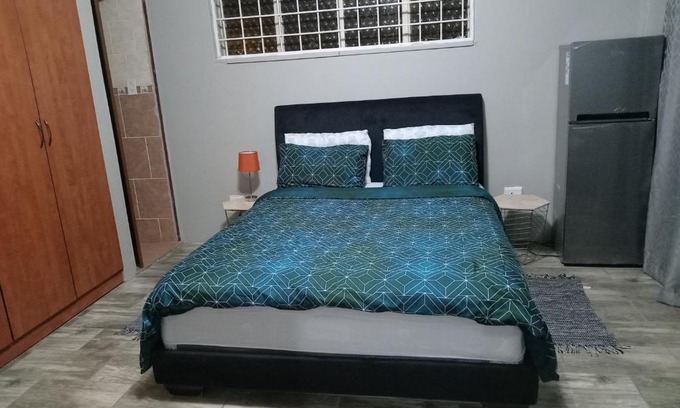 Kempton Park Apartment | M-1 bedroom