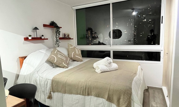 Las Rejas Apartment | M&C DC1001