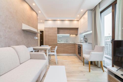 Sofia Apartment | M&M Modern & Multifunctional One Bedroom Apartment by Flat Mаnager