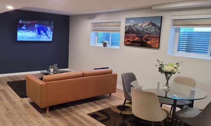 Winnipeg Apartment | M & U Guest Suite I