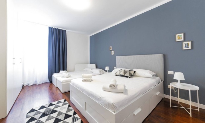 Chinatown Apartment | M5 MONUMENTAL URBAN APARTMENT X5!