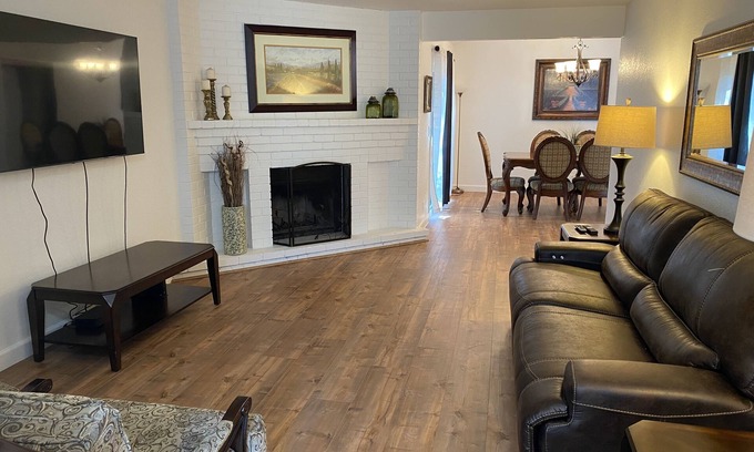 Citrus Heights House | (M6) Single Story Two Bed, Two Bath, with Garage and Private Yard.