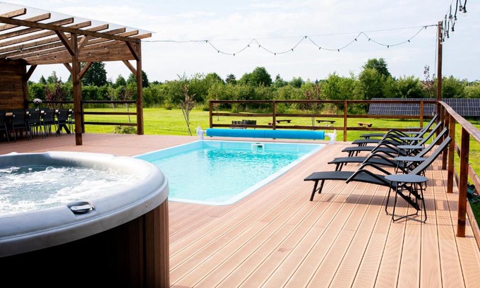 Grojec Villa | Mała Toskania dom z basenem oraz jacuzzi