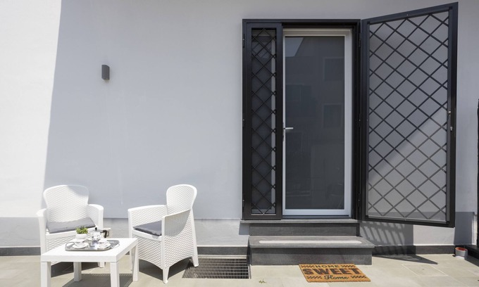 Pompei Bed & Breakfast | MA RI Apartments