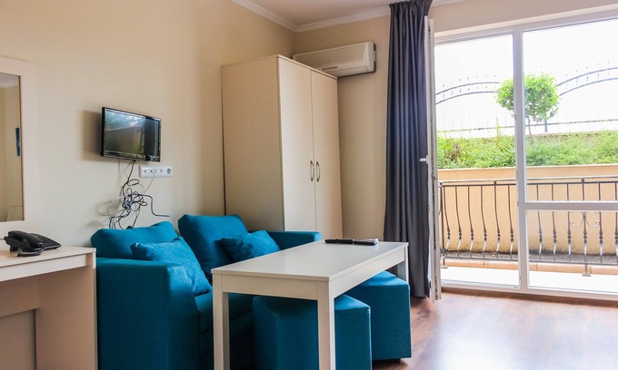 Intsaraki Condo | Macon Residence is one of the most modern holiday complex in Sveti Vlas.