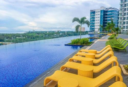 Lapu-Lapu Apartment | Mactan Newtown Boulevard 8 Deluxe Tower One