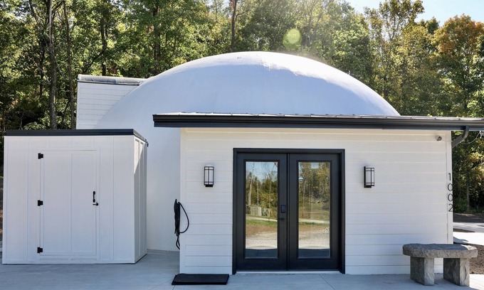 Valley Hi House | Mad River Igloo. 3 bed 2 bath. Sleeps 8. EV+.Hot tub. Fire pit.