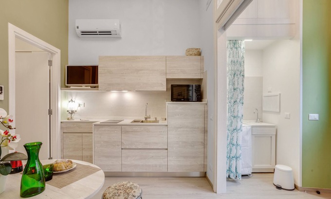 Municipio 1 Apartment | MADAME BARI' Apt a step from the sea