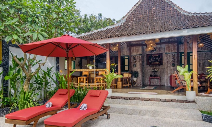Jimbaran Bay Villa | Madeira Javanese Joglo, Jimbaran