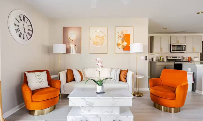 Port Wentworth House | Madisyn’s Manor - Luxe Comfort + StylenPet Friendly & Amazing Pools