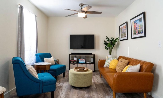 North Charleston House | Madrona's Cottage B- Fully fenced and pet friendly