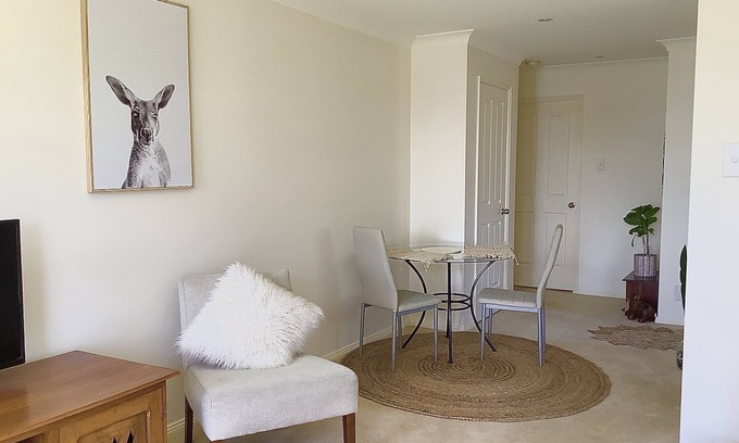 Killarney Vale Apartment | Maggie’s Nest Come & Rest