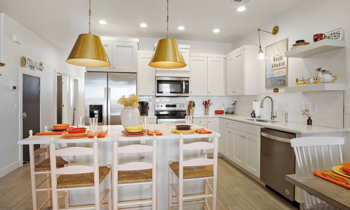 Washington Fields House | Magic is in the Air! Stylish 4 BDR Freedom Village Townhome Sleeps 15