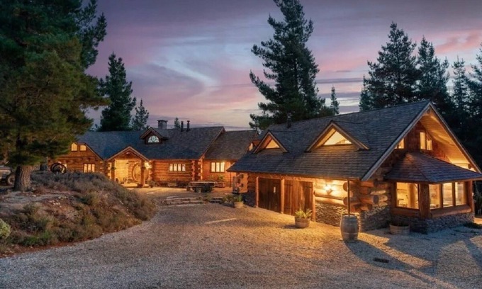 Alexandra House | Magical Loft Among the Trees at Homewood Forest Retreat