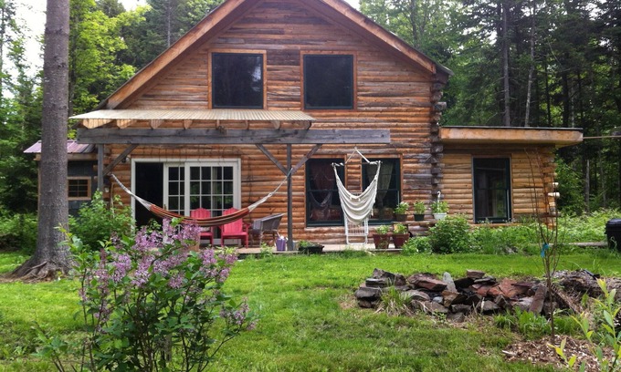 Morrisville Cabin | Magical Log Cabin in the Woods - All Pets Welcome!