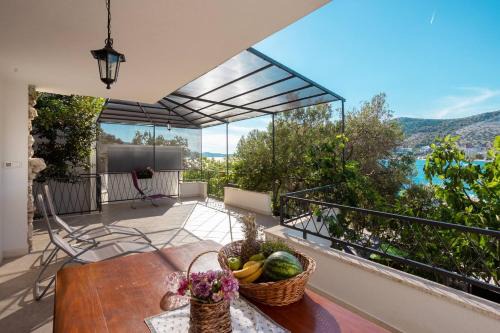 Seget Vranjica Apartment | Magical Sea Fairytale