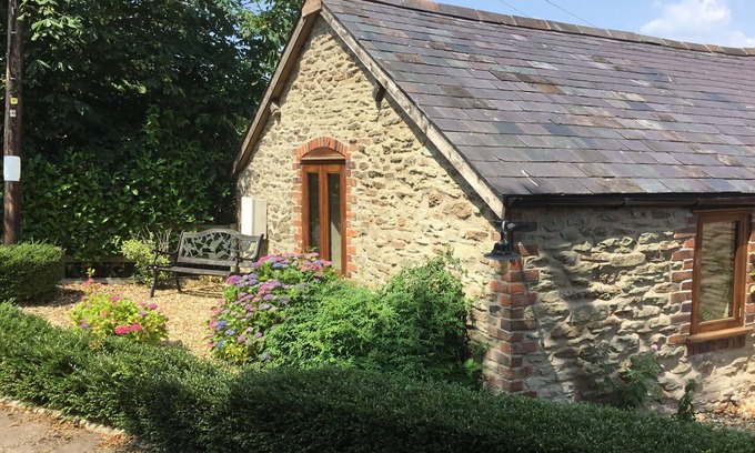 Middleton Scriven Cottage | Magical setting for you to relax and unwind in beautiful Shropshire countryside.