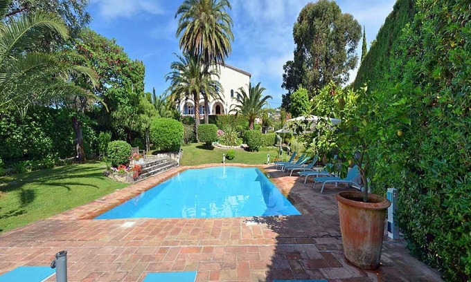 Mandelieu-La-Napoule Villa | Magnificent Private Villa, 7 AC Bedrooms, 6 Bathrooms, Lrg Pool, Summer Kitchen