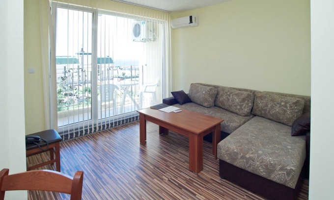 Intsaraki Apartment | Magnificent 2-bedroom apartment with sea views for a family with children!
