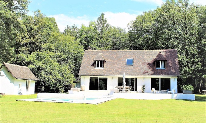 Houlbec-Cocherel House | MAGNIFICENT 240M² HOUSE, REAL SPA, HEATED SWIMMING POOL IN 5500M² GROUNDS