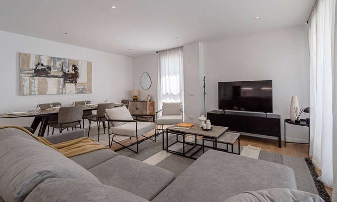 Hortaleza Apartment | Magnificent 5 guests flat with pool by Sharing Co.