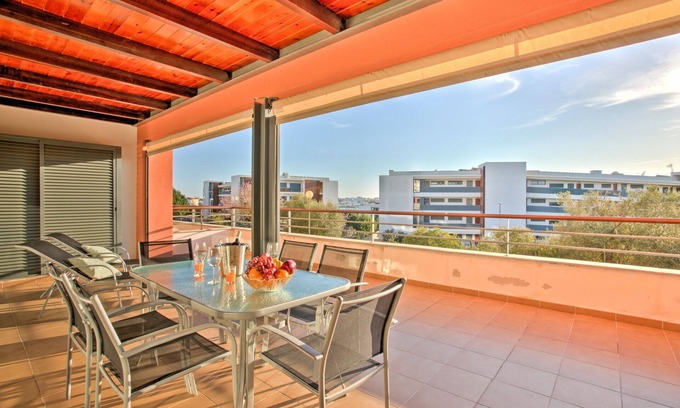 Telheiro Apartment | Magnificent apartment very close to Lagos`s Marina