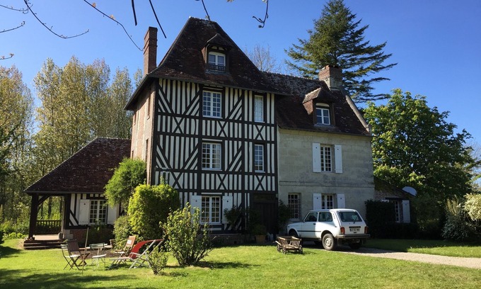 Saint-Vaast-en-Auge House | Magnificent manor house - 15 people - 5 minutes from the sea - tennis