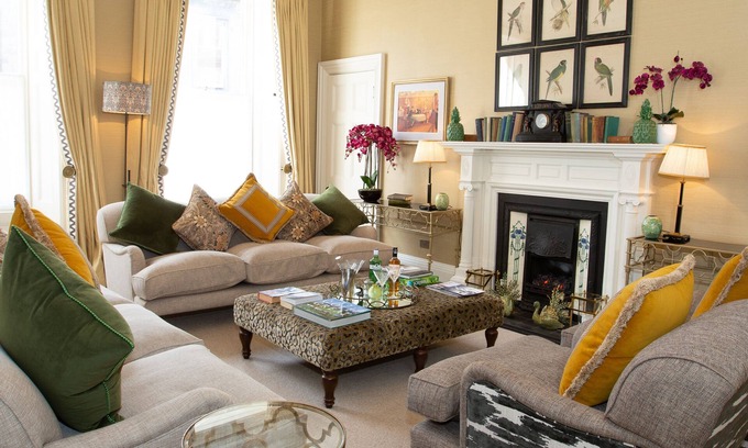 St. Andrews Apartment | Magnificent home - 4 minute walk to Old Course, perfect for families or groups