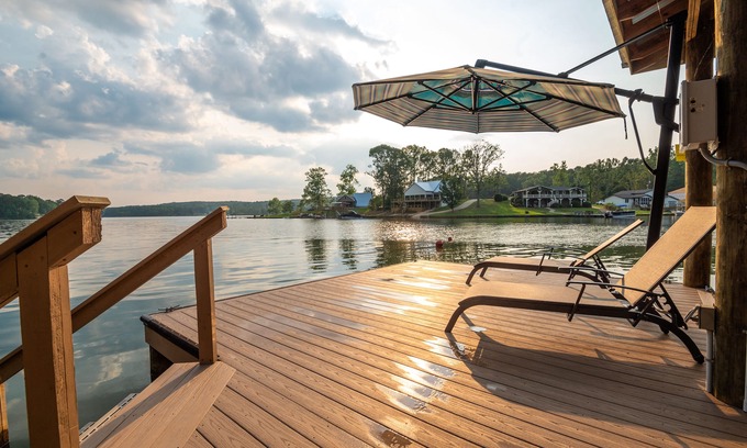 Alexander City House | Magnificent Lakefront View With Spectacular Sunsets
