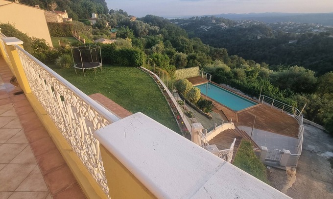 Aspremont House | MAGNIFICENT SEA VIEW VILLA WITH PRIVATE SALT POOL