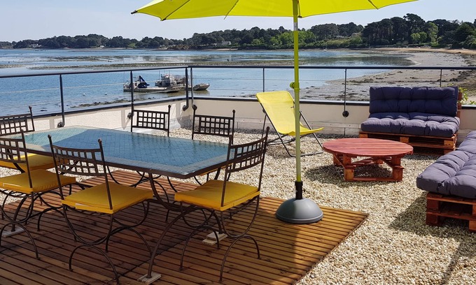 Sarzeau House | Magnificent view, sleeps 12, waterfront, roof-top terrace, sauna