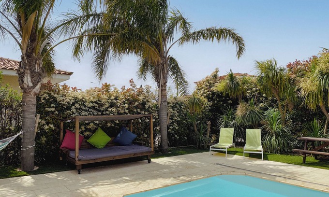 Bompas Villa | Magnificent Villa in Bompas: Your Family Oasis with Private Pool