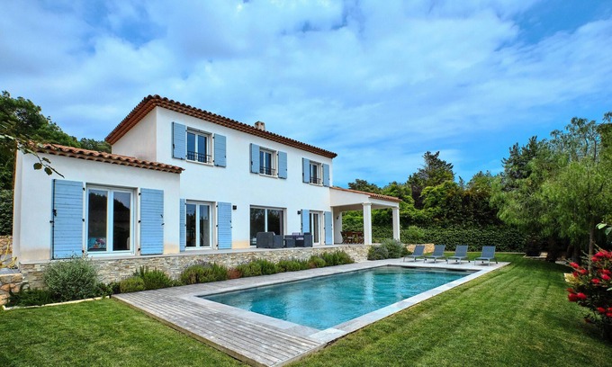 Valbonne House | Magnificent Villa in the heart of the village of Valbonne
