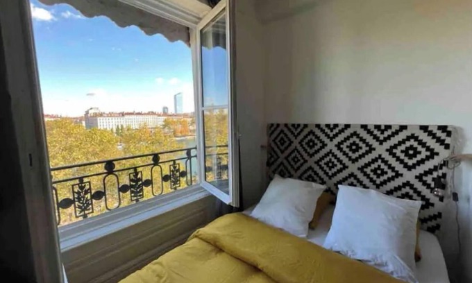Terreaux - Bat d'argent Apartment | Magnifique appartement JAUNE
