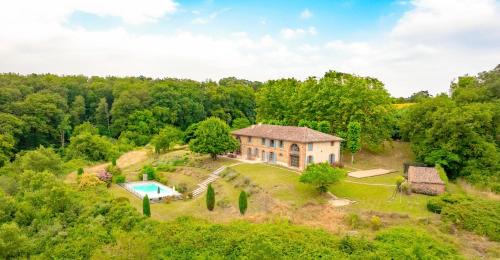 Lezat-sur-Leze Villa | Magnifique grand gîte entier avec piscine et vue