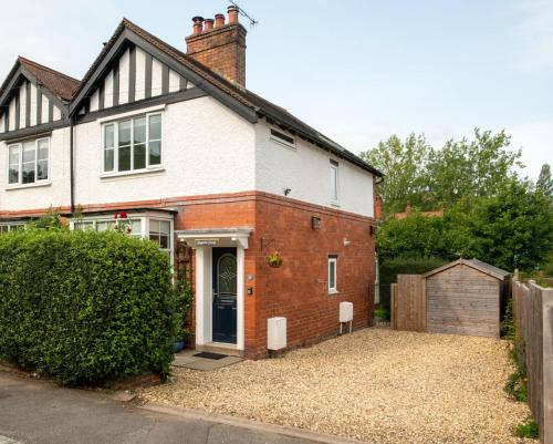 Church Stretton House | Magnolia Cottage
