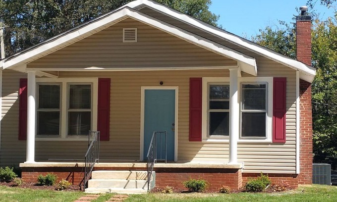 Florence Cottage | Magnolia Place in historic downtown Florence