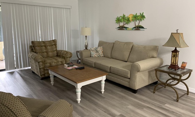 Bradenton Condo | Main Floor Getaway in West Bradenton, Florida nGreat Pool Minimum 30 days