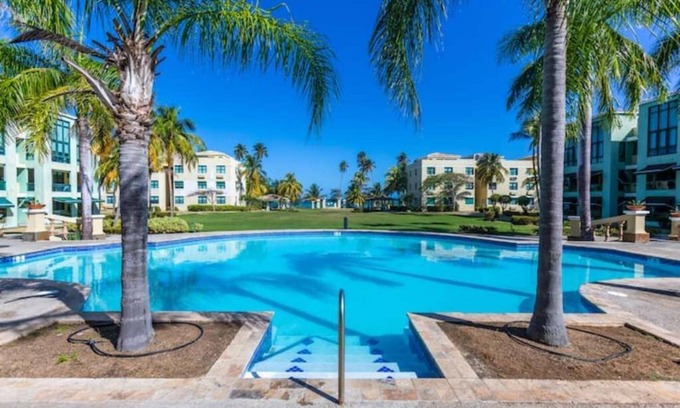 Mediania Alta Apartment | Main Pool & Beach Front Aquatika Condo