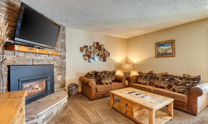 Historic District Apartment | Main St. Condo in Breckenridge