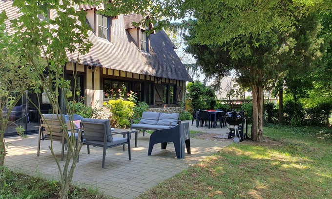 Le Tremblay-sur-Mauldre House | Maison de Caractère, 3 Chambres, la Campagne à 30 mn de Paris