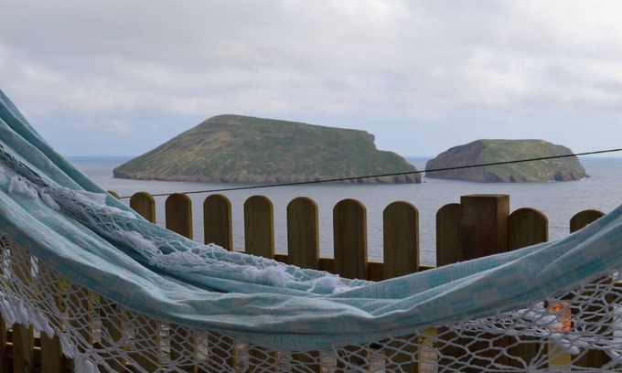 Angra do Heroismo House | Maisonette Shifts from Feteira