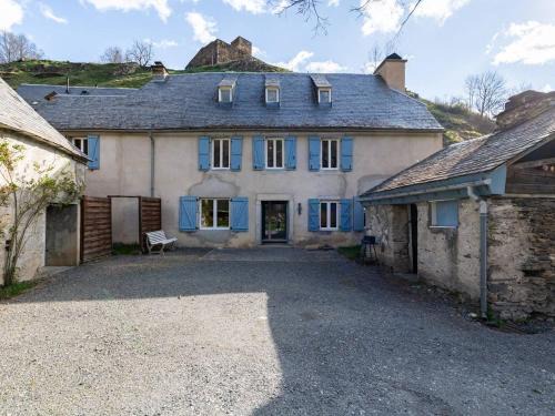 Peyragudes House | Maison à Génos pour 8, proche lac, jardin et poêle à bois - FR-1-695-73